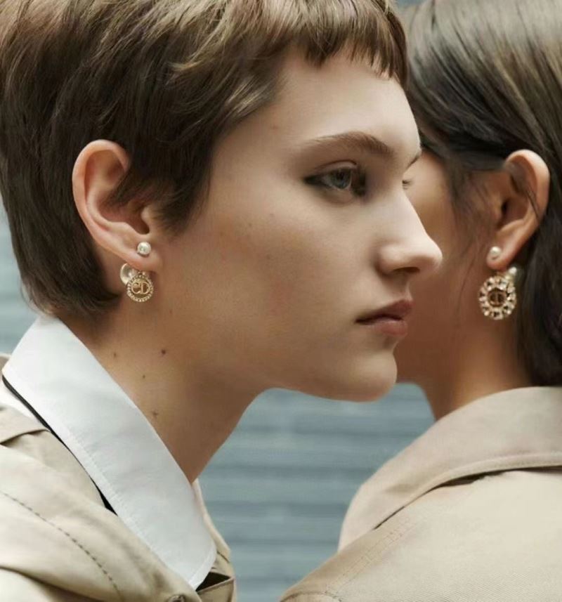 chr1st1an D10r earrings